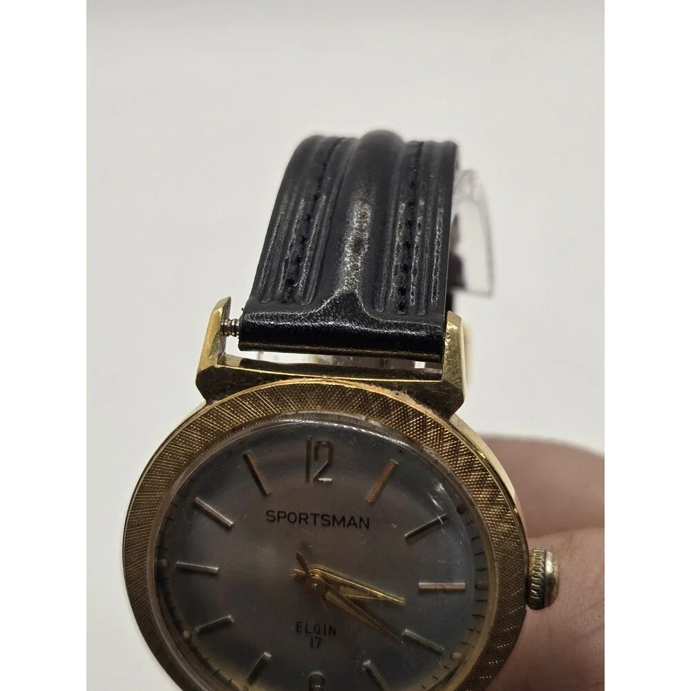 Vintage Elgin Sportsman 17 Jewel Mechanical Watch . 1960s. New Leather Strap